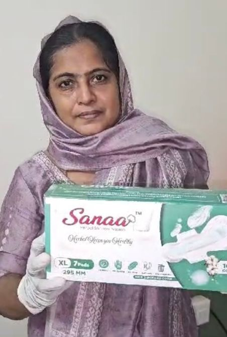 Sanaa Herbal Pad Close-up